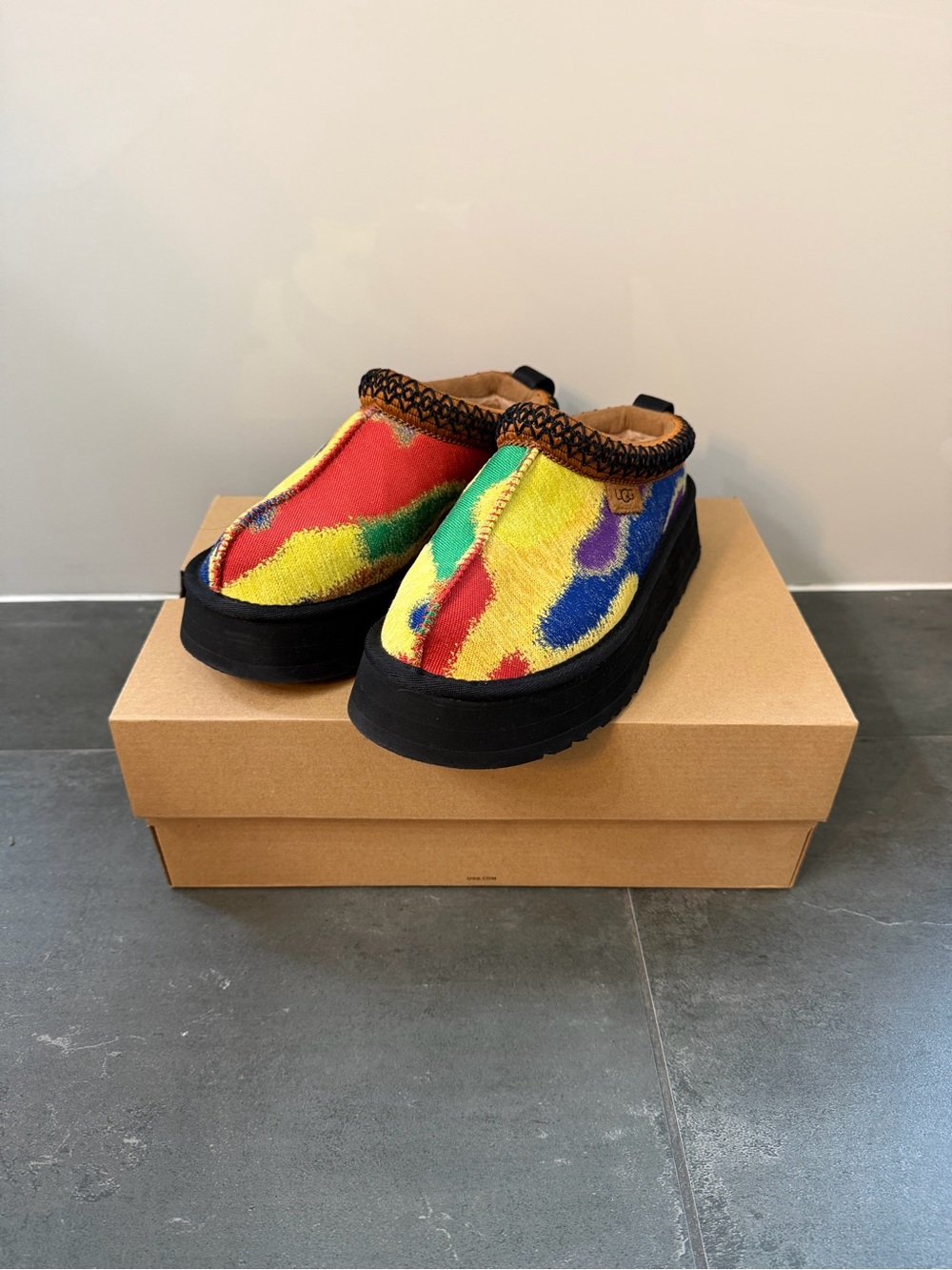 Women’s UGG Taz Pridepop